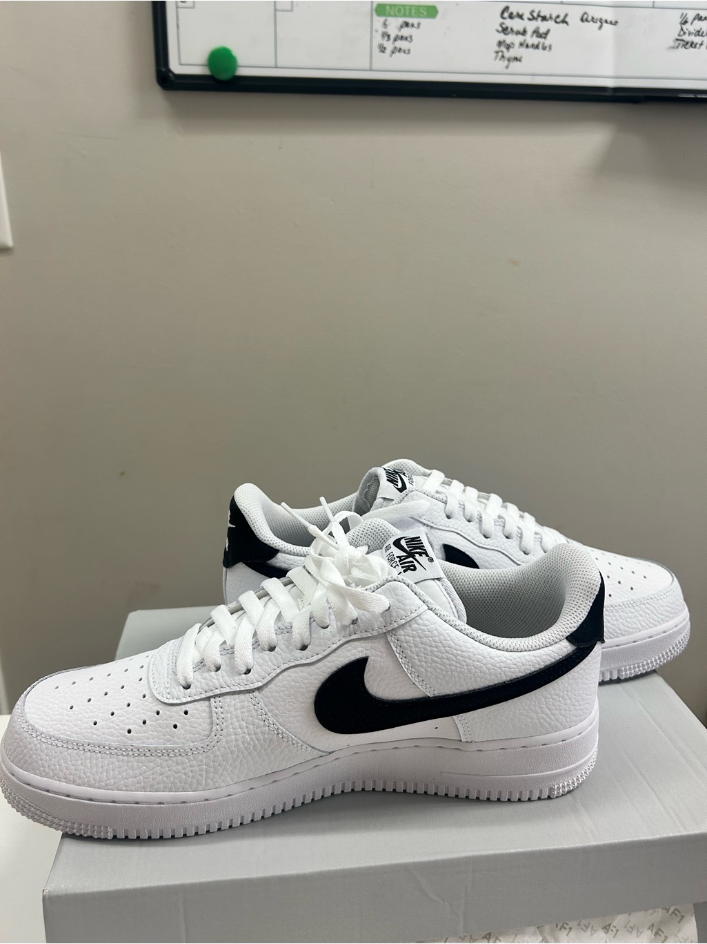 Nike 07 Air Force 1 White And Black Low-Top Size 10.5 Men Brand New